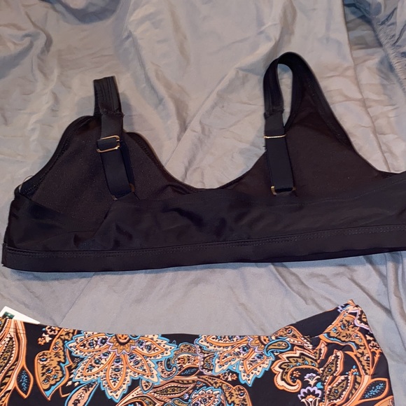 Bikini,NWT, paisley and black,pull over top,adjustable straps - Picture 8 of 9